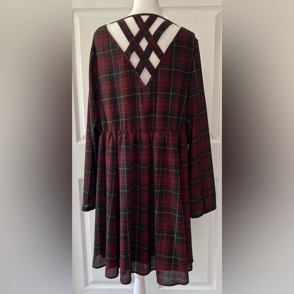 Torrid Red Plaid Crisscross Back Skater Dress Size 3 - Picture 3 of 9